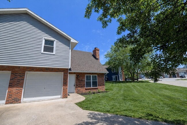 Building Photo - 1923 Mirtle Grove Ct