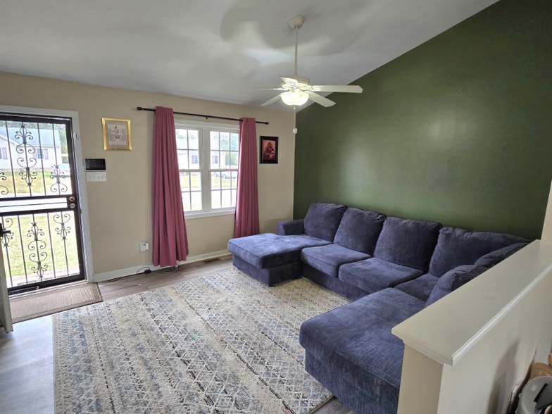 Building Photo - 4612 Raspberry Patch Ln