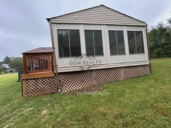 Building Photo - 100 Kendallwood Dr