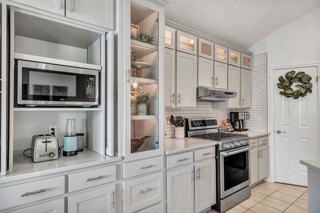 Building Photo - 505 Sunflower Dr