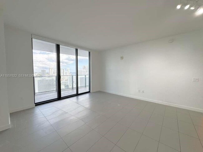 Building Photo - 1600 NE 1st Ave