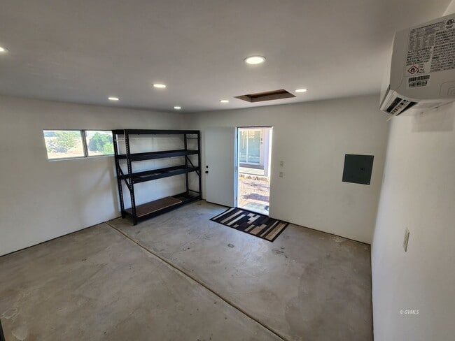 Building Photo - 830 W Stirrup Dr
