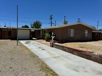 Building Photo - Remodeled 4+2 In Quiet Neighborhood - $2800