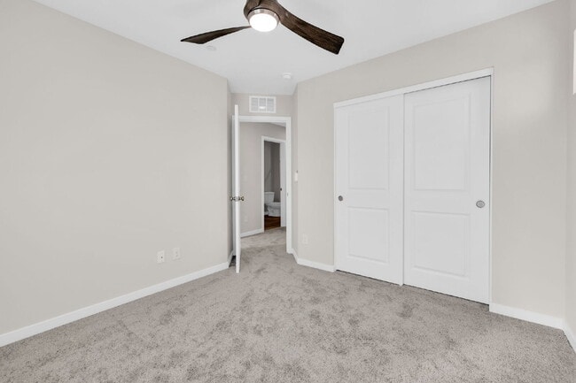 Building Photo - BRAND NEW - NEVER LIVED IN 3 BR/2.5 BA Townhouse across the street from Henderson Hospital and Me...