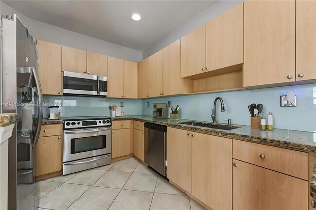 Building Photo - 2238 SW 125th Ave