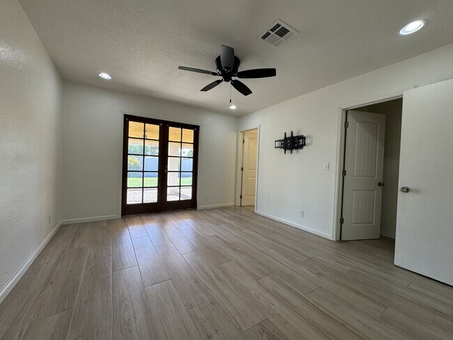 Building Photo - 4426 N 85th St