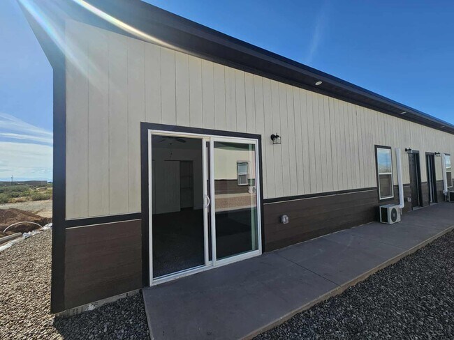 Building Photo - 2595 Holly Ave