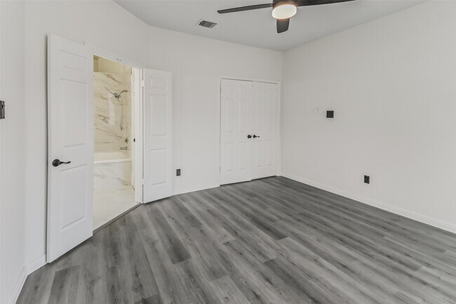 Building Photo - 8888 Benning Dr
