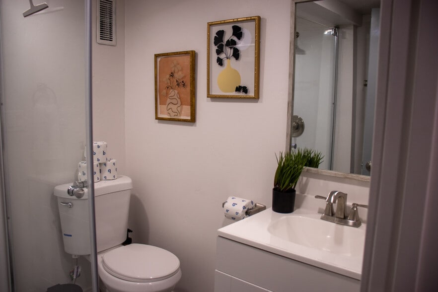 Building Photo - 1219 W 500 S