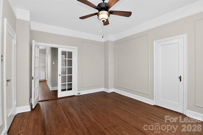 Building Photo - 301 W 10th St