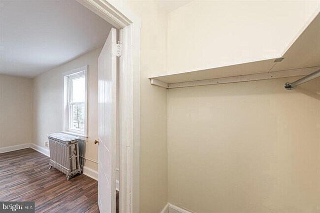 Building Photo - 215 Bridge St