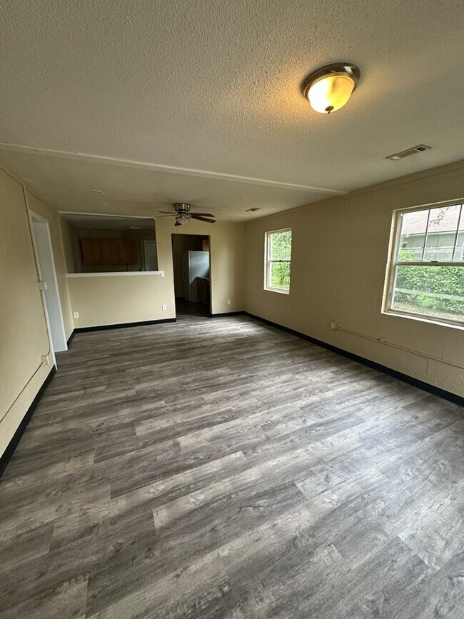 Building Photo - 1529 Mountain View Ct