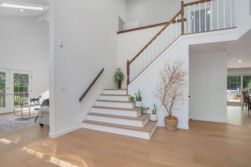 Building Photo - 1 Ginny Ct