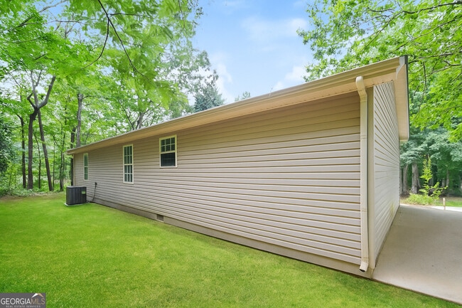 Building Photo - 6530 River Hill Dr