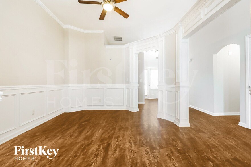 Building Photo - 120 Ellington Dr