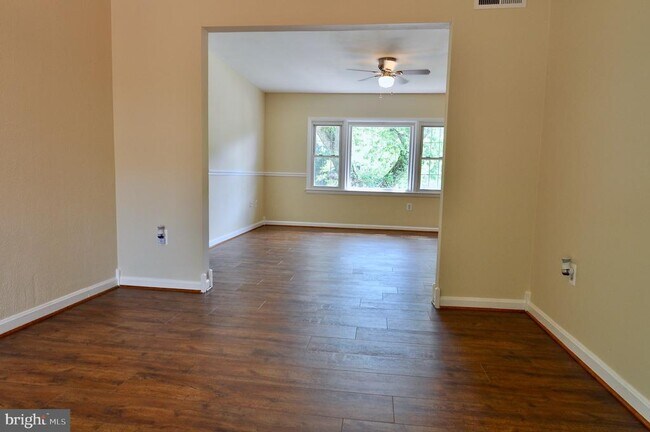 Building Photo - 13831 Delaney Rd