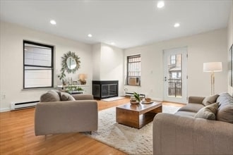 Building Photo - 18 E Springfield St