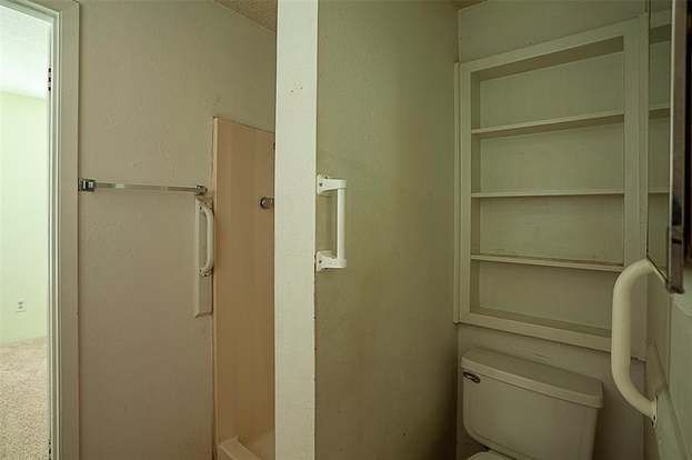 Building Photo - 565 25th St