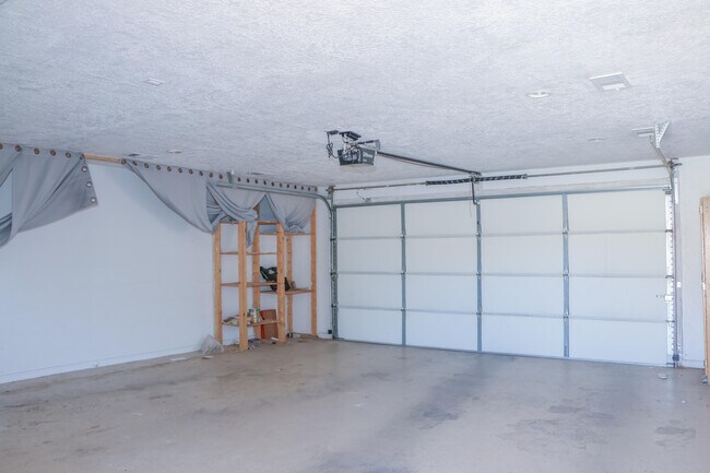 Building Photo - 816 Marimba Dr