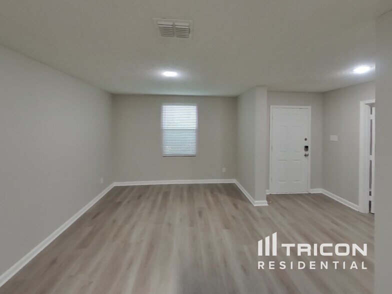 Building Photo - 2669 Bandera Pl