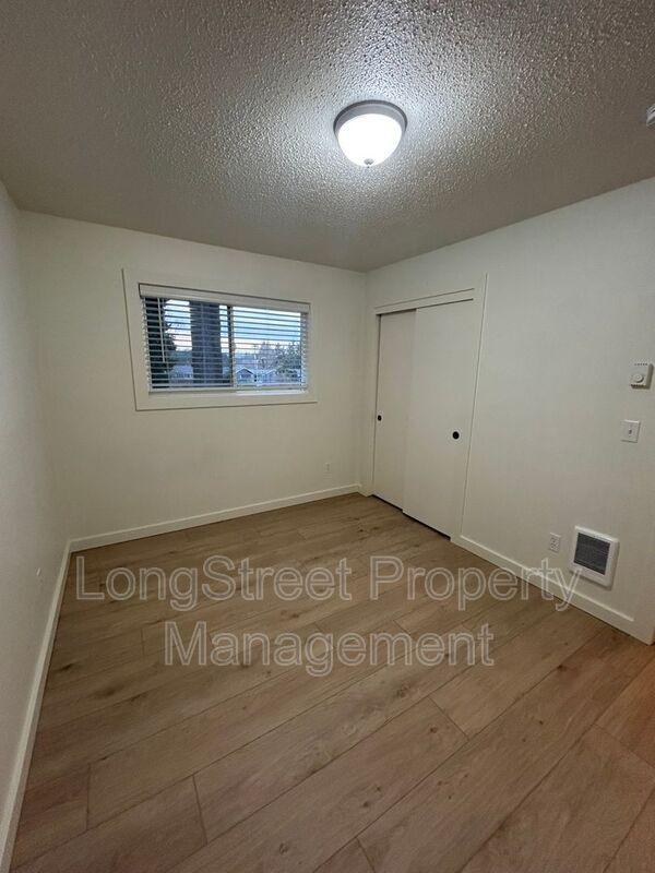 Building Photo - 11380 SW Greenburg Rd