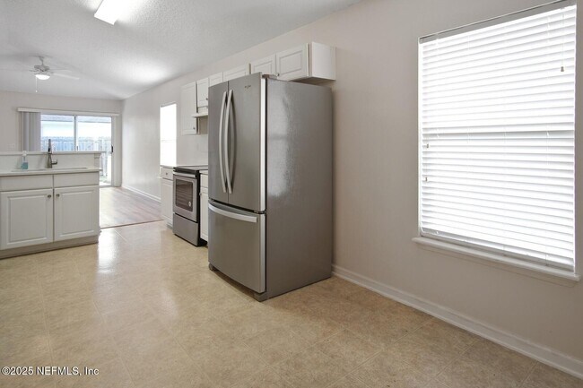 Building Photo - 1200 Woodchurch Ln