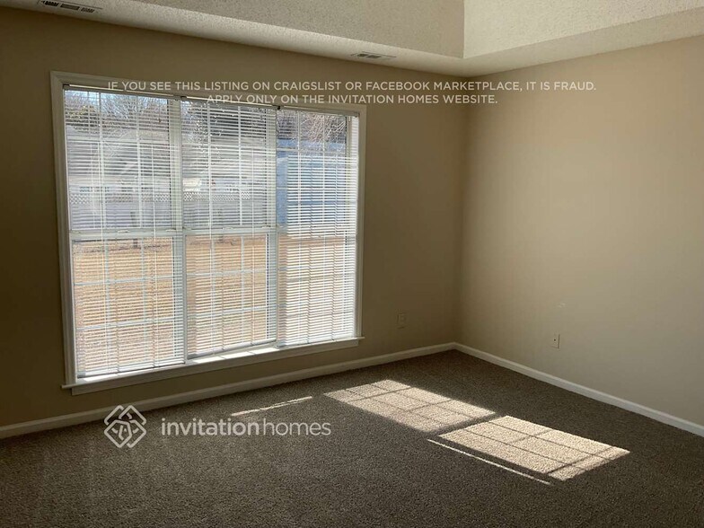 Building Photo - 5014 Alexis Dr