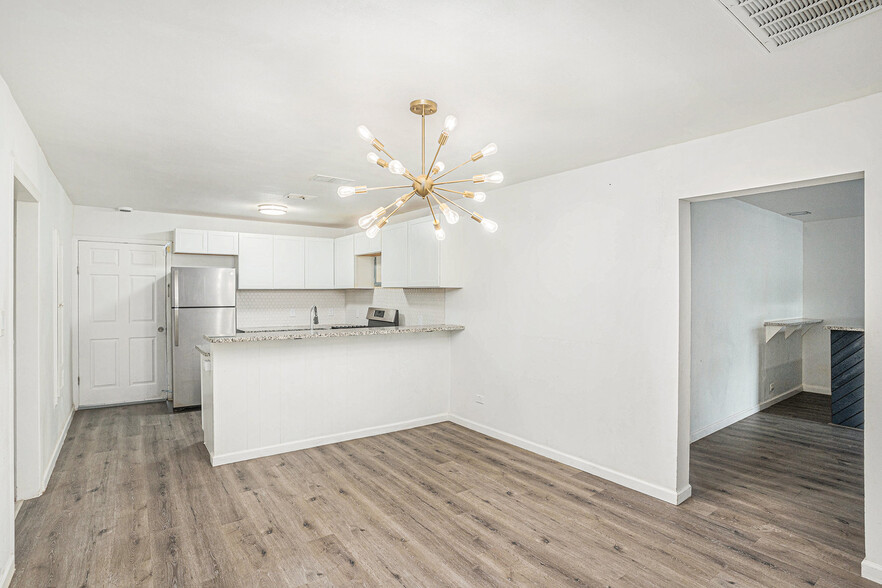 Building Photo - 614 Torreon St