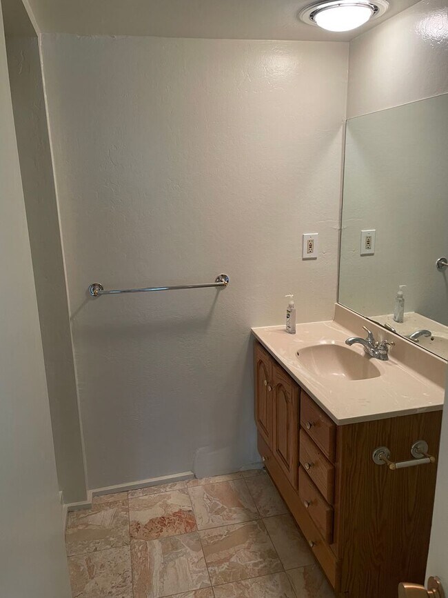 Building Photo - SAN JOSE - 4 Bed 3 Bath Remodeled East Foo...