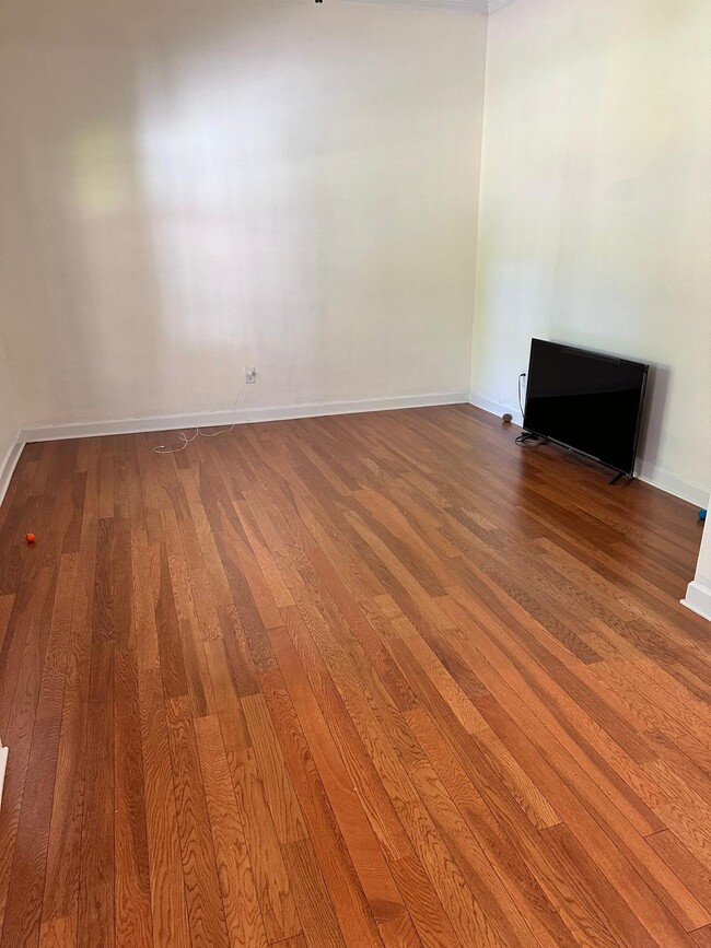 Building Photo - 10110 Paxton Run Rd