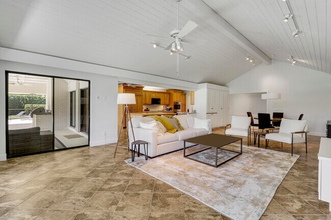 Building Photo - 5740 SE Winged Foot Dr