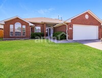 Building Photo - 700 SW 156th Pl