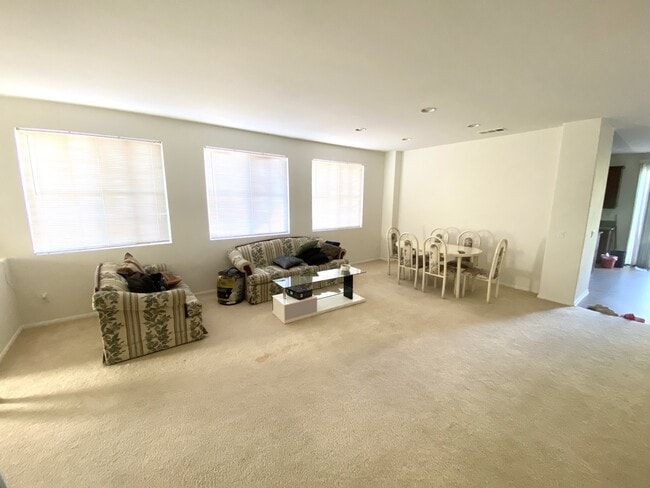 Building Photo - 1886 Spring White Rd