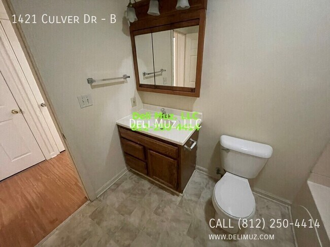 Building Photo - 1421 Culver Dr