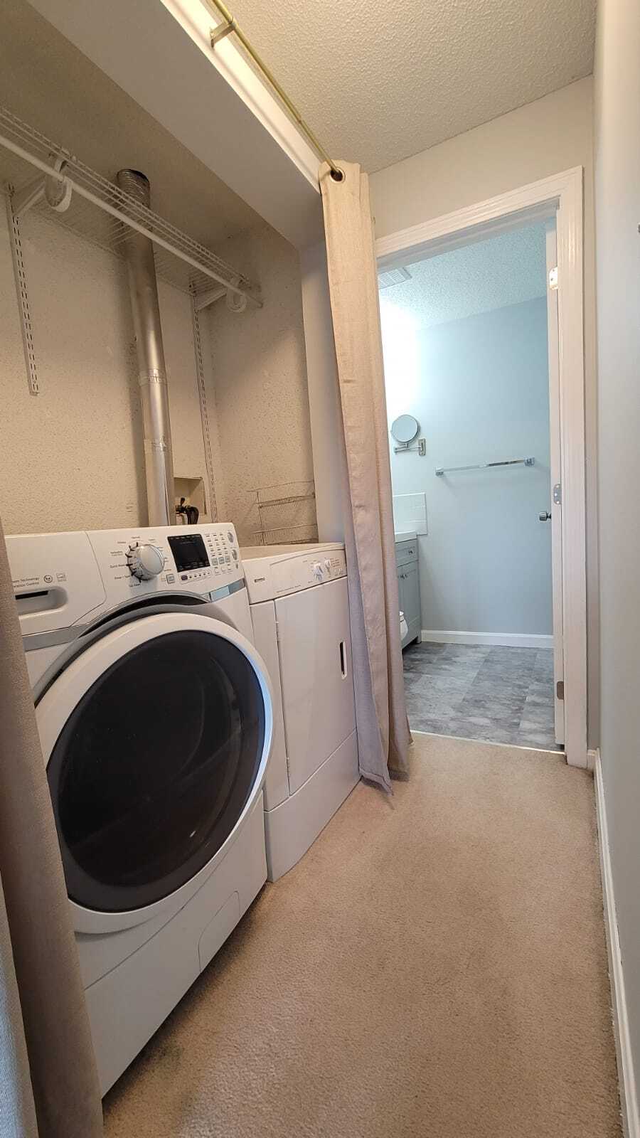 Building Photo - 2 New Haven Dr