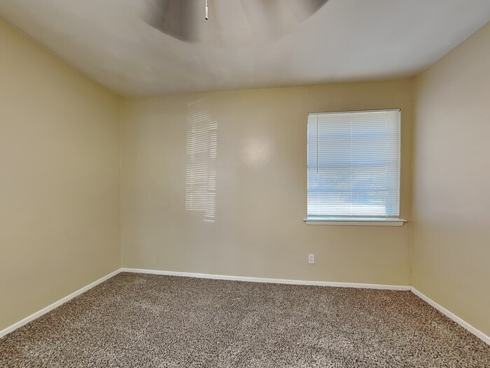 Building Photo - 2925 Caribbean Dr