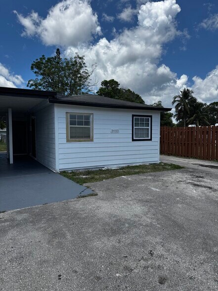 Building Photo - 3403 Rostan Ln