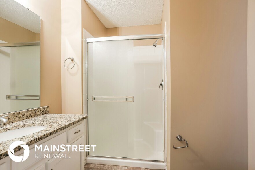 Building Photo - 6501 E 137th St