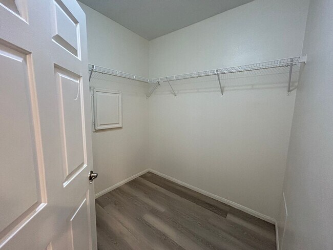 Building Photo - Cozy 2 Bedroom 2 Bathroom Summerlin Condo!