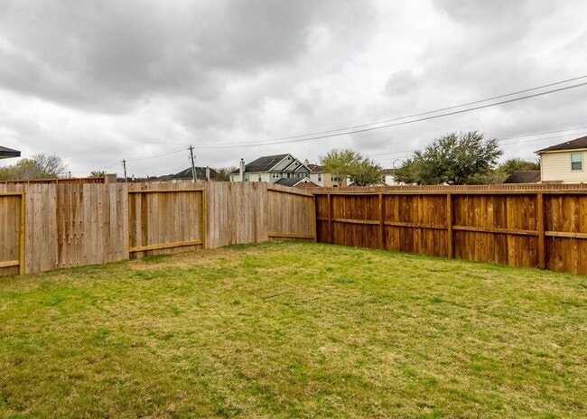 Building Photo - 12832 Barnsbury Ln