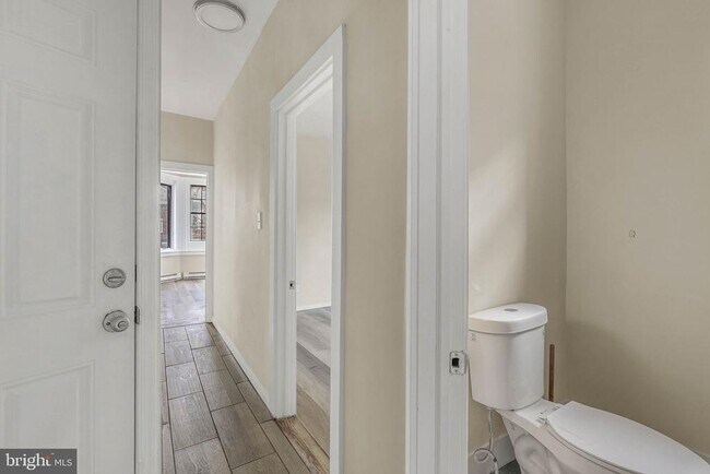 Building Photo - 722 W Allegheny Ave