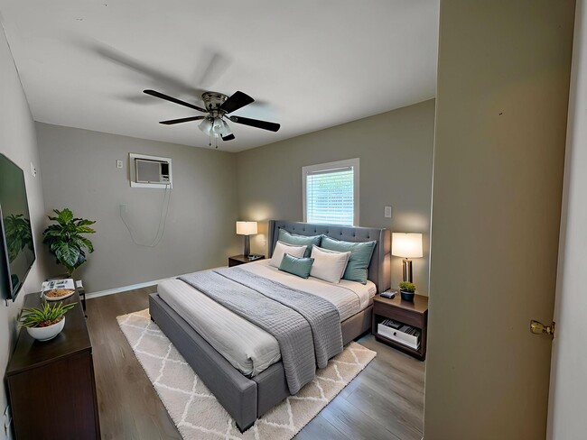 Building Photo - Stylish and Spacious 4-Bedroom Home PLUS Casita/In-Law (with kitchen/living/bedroom/bath)