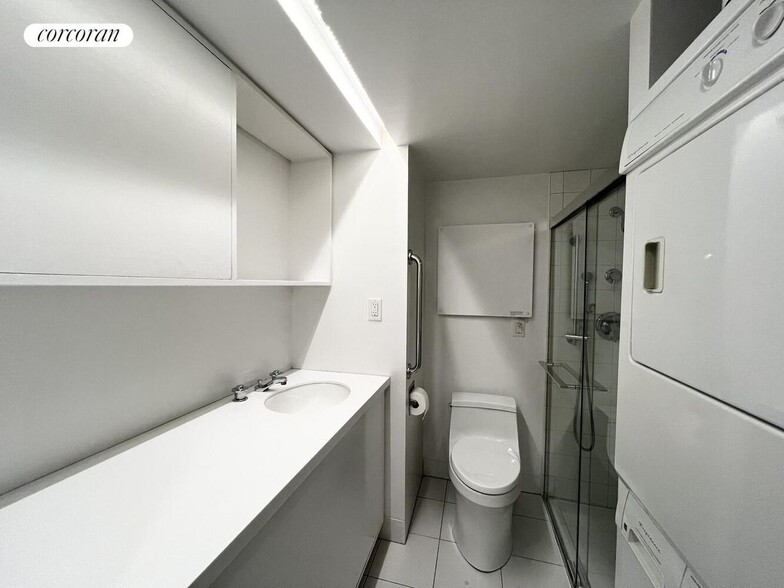 Building Photo - 4 Willow Pl