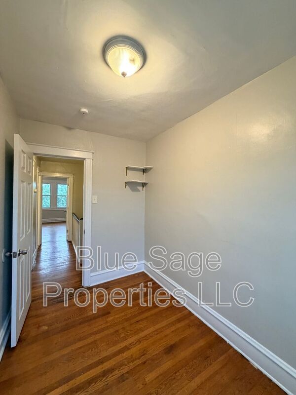 Building Photo - 7026 Radbourne Rd