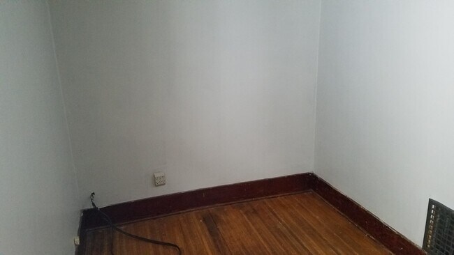 Building Photo - 3 Bedroom in Swillburg Area