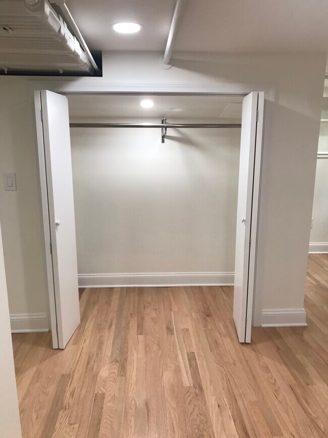 Building Photo - 367 Briar Brae Rd