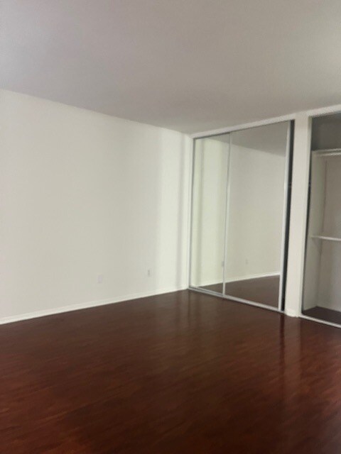 Building Photo - 5530 Owensmouth Ave