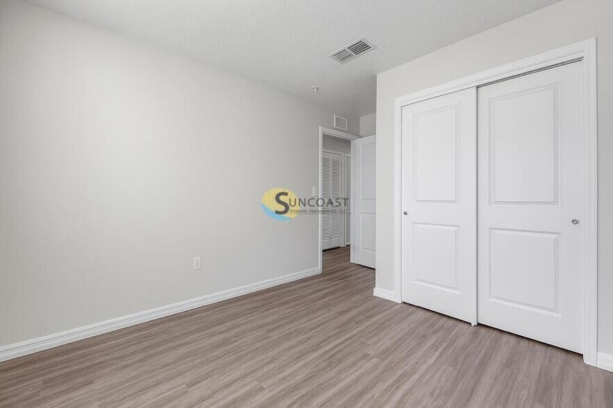 Building Photo - 6473 Sweetbay Ln