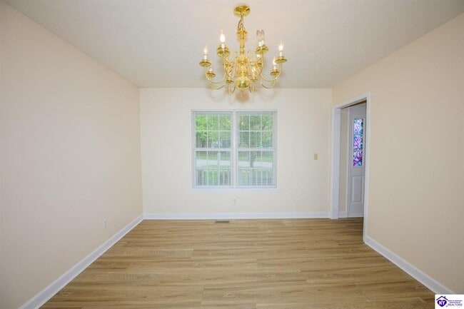 Building Photo - 1802 Oriole Dr