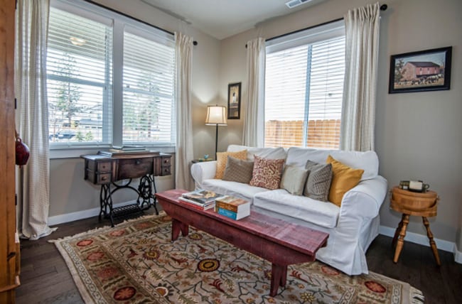 Building Photo - Modern 4-bdr with two Master Suites & Moun...